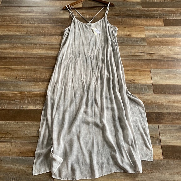 Aerie light grey tie dye cover up dress - Picture 3 of 6